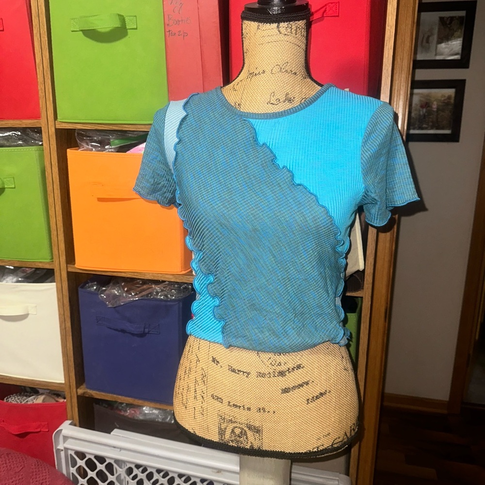 WILD FABLE💙NWT SHORT SLEEVE CROP TOP